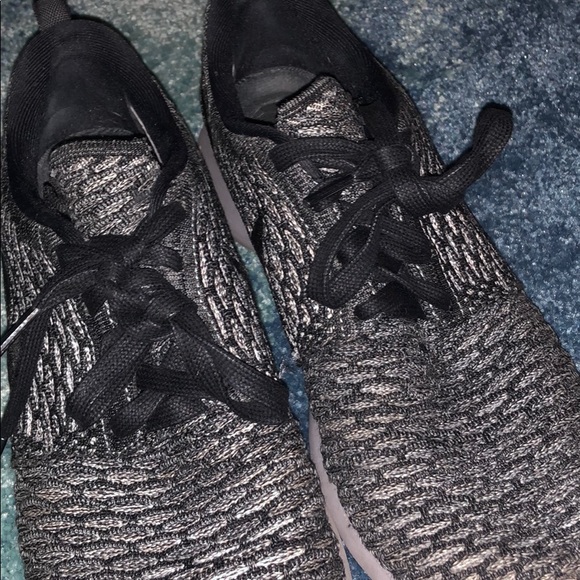 Flyknit Nike Roches - Picture 2 of 2